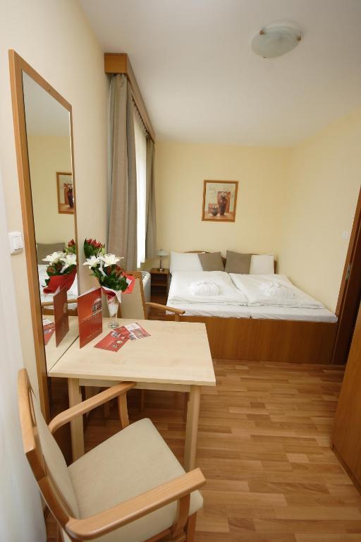 Panorama Wellness Apartman Hotel Hajdúszoboszló Habitación foto